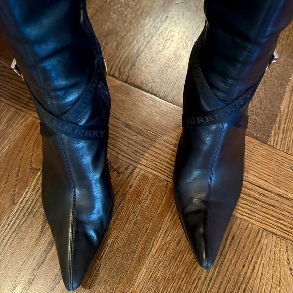 Burberry ankle boots size 38.5 - Picture 1 of 15